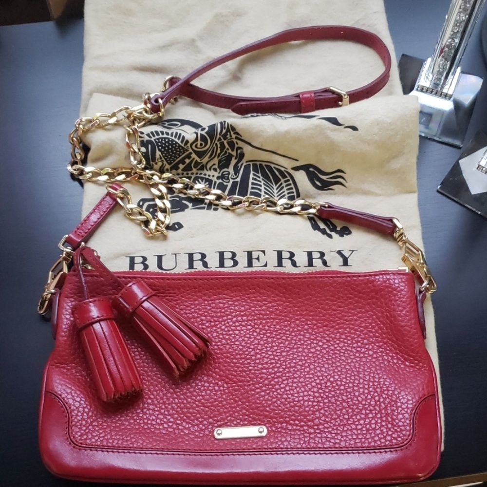 Authentic Burberry Peyton Crossbody bad in Red